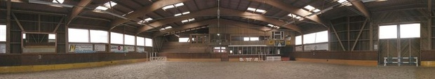1 manège 25x50m